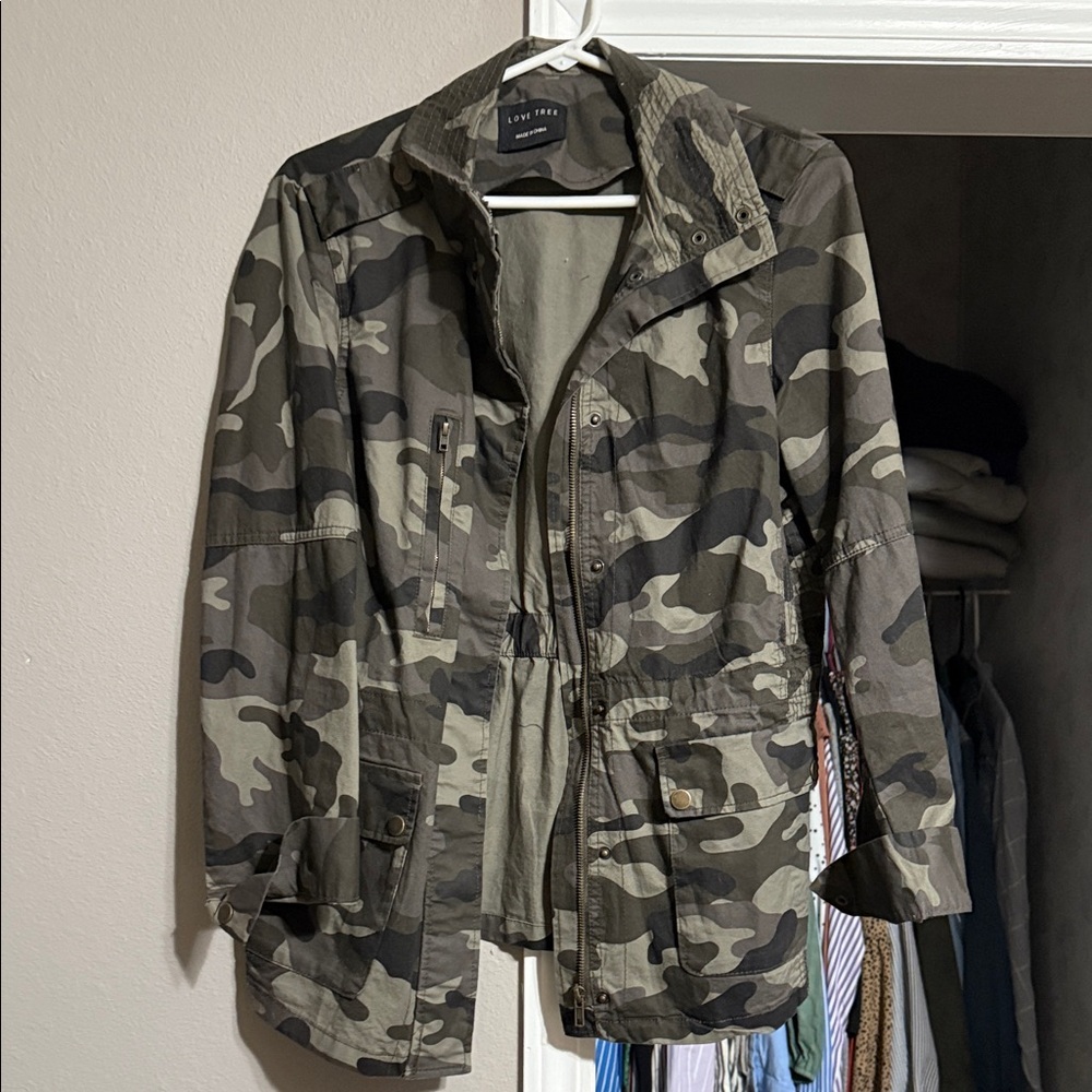 Love Tree Camouflage Jacket in Green and Brown